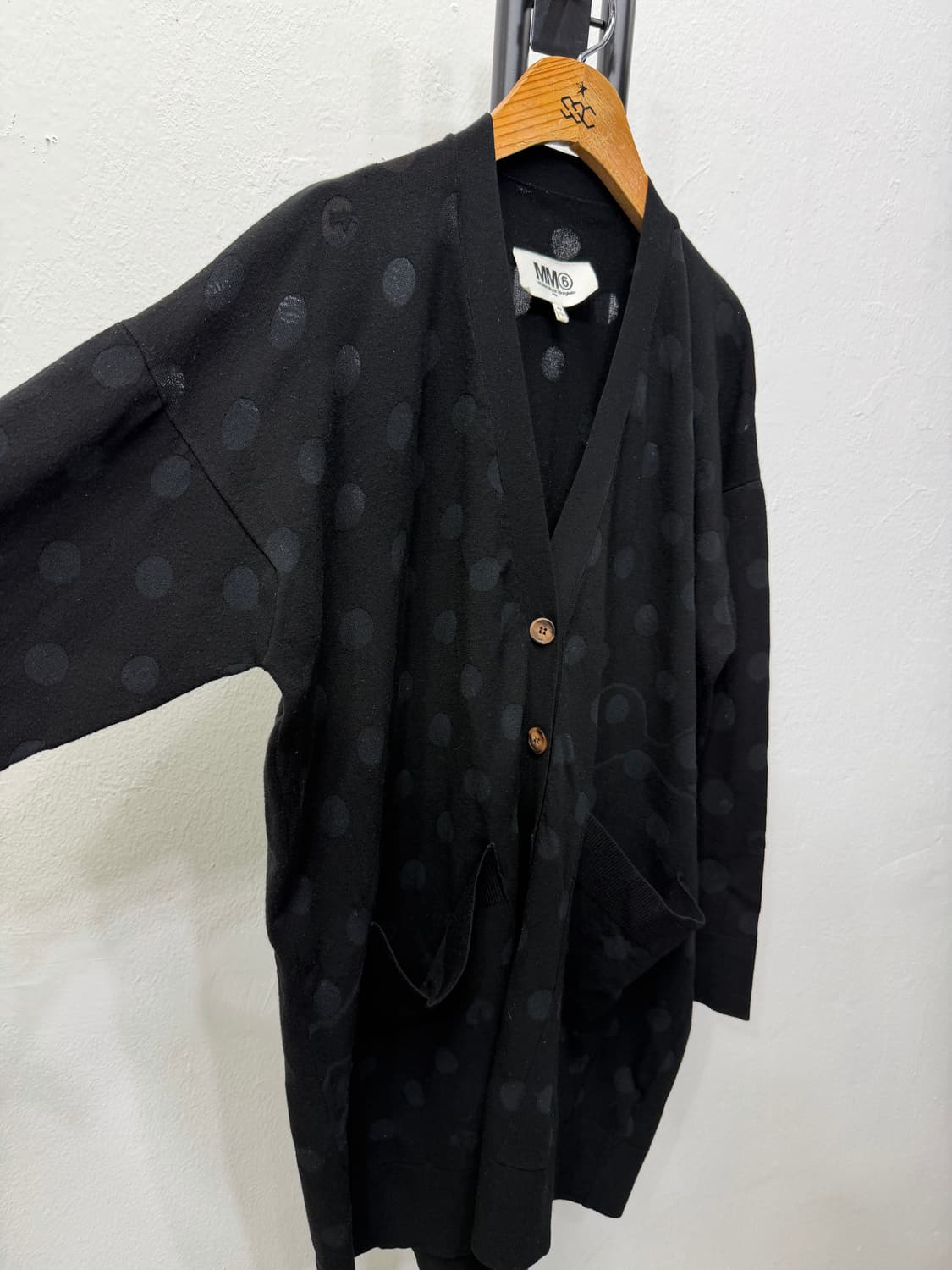 매장판정품) 메종마르지엘라 여성 오버핏 블랙 도트 가디건 XS 상품이미지2
