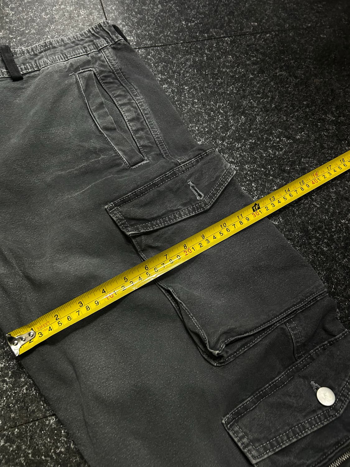 Zara의 워시드 릴랙스드 핏 데님 카고 팬츠 상품이미지8