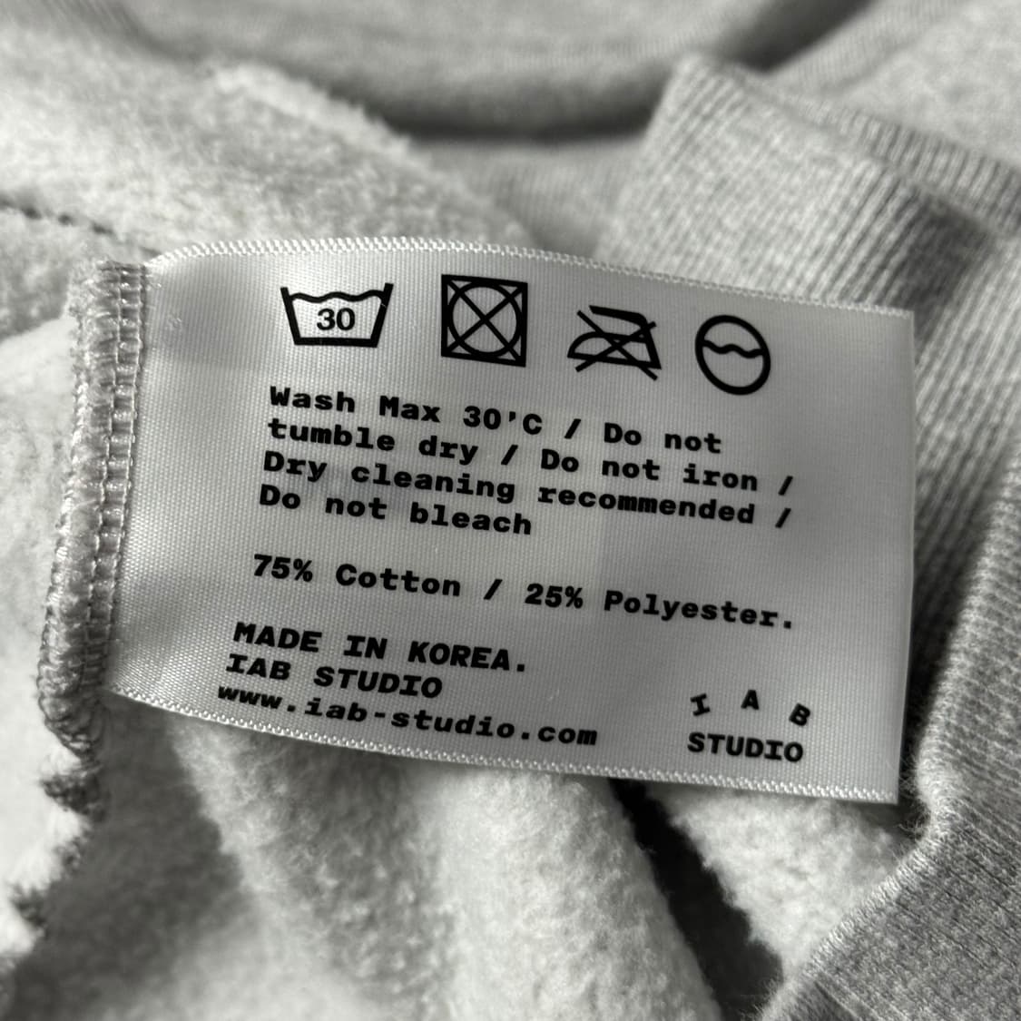 (XXL) 아이앱 스튜디오 엠보스드 스웨트 셔츠 그레이 상품이미지8