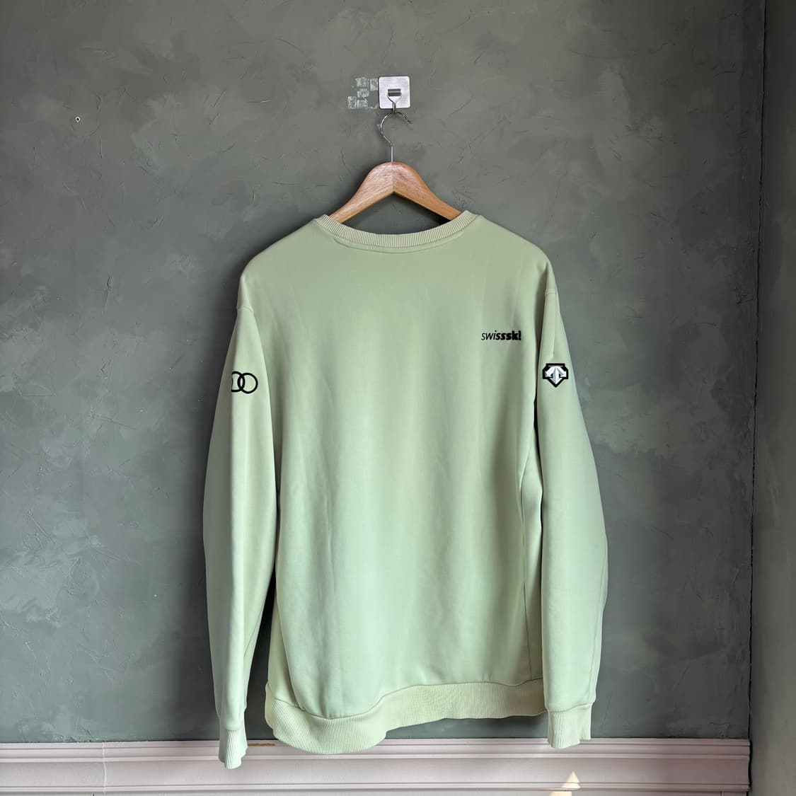 데상트 아우디 스위스 스키팀 맨투맨 상품이미지4