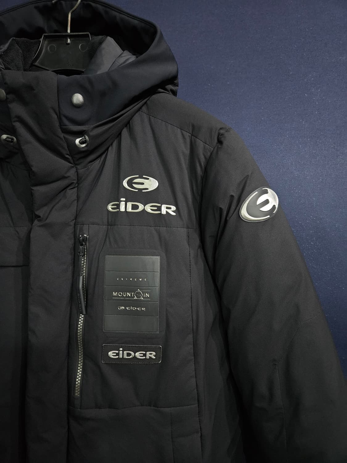 아이더 블랙컬러 남성 95 구스다운 대장급 패딩  상품이미지4