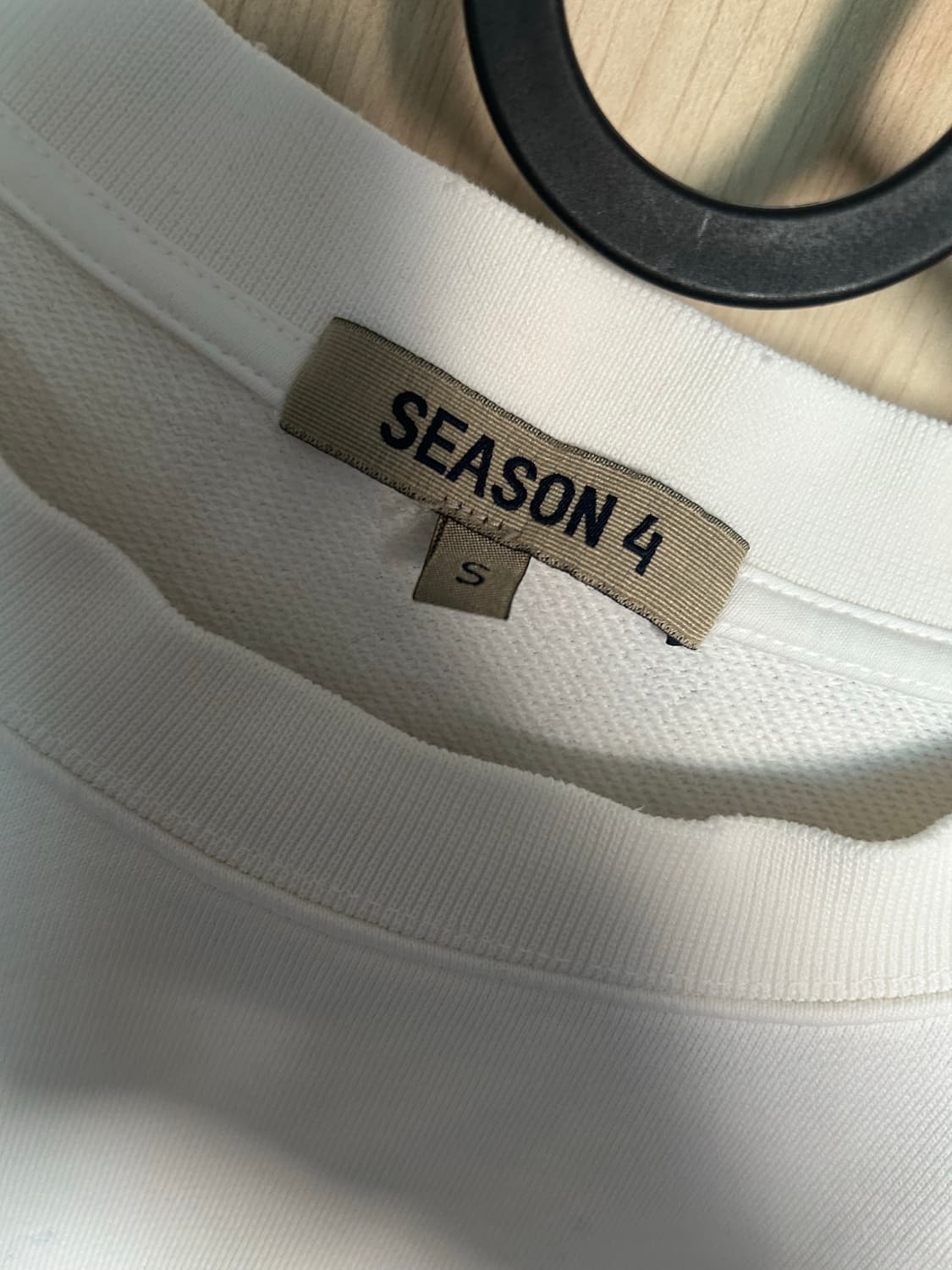 이지 시즌 4 맨투맨 s 상품이미지1