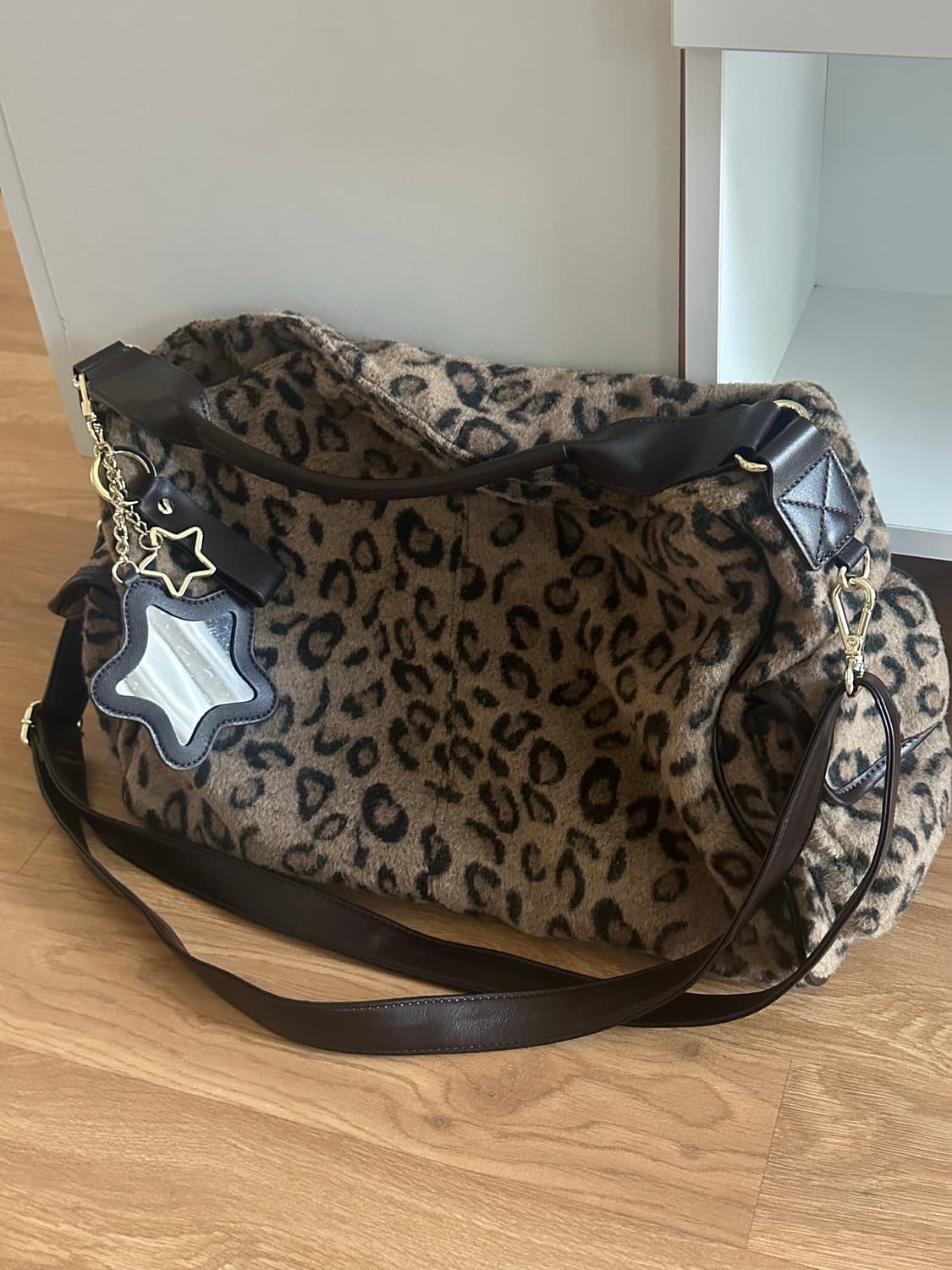 배드블루 Wool Leopard Pillow Bag 레오파드 딤섬백 상품이미지2