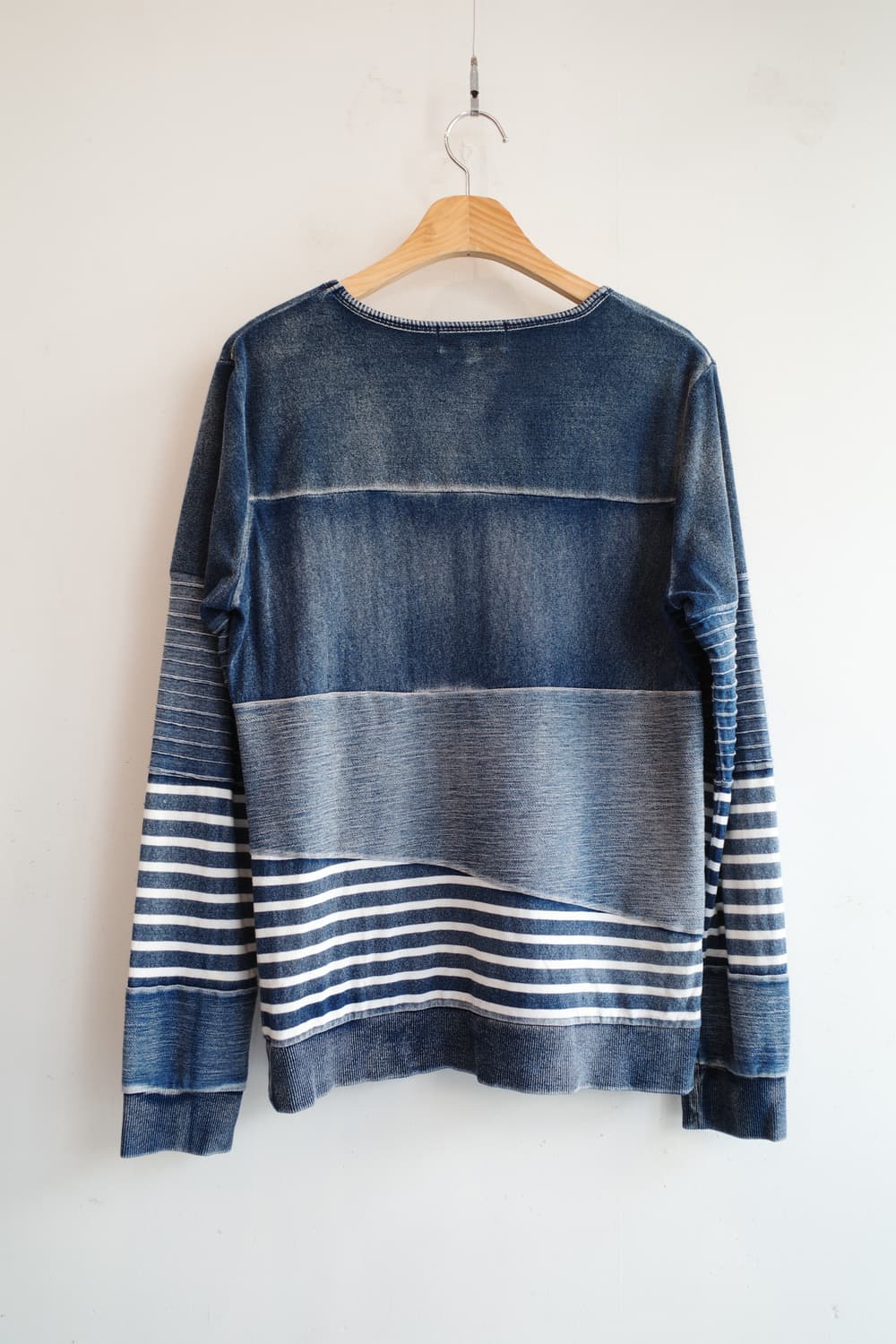 in the attic 테리코튼 크레이지패턴 롱슬리브 상품이미지7