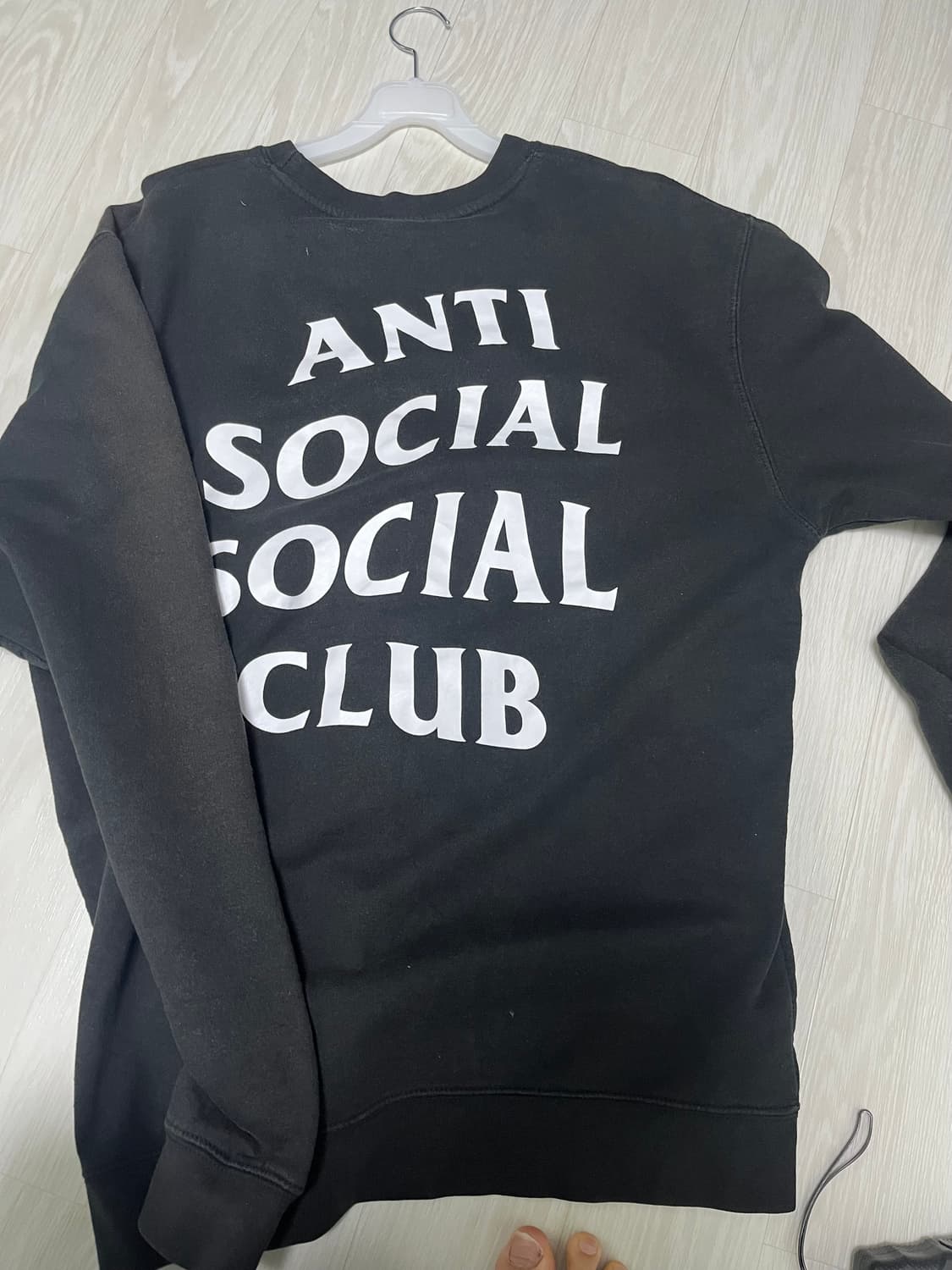 안티소셜소셜클럽 L 기본 블랙 맨투맨 상품이미지2