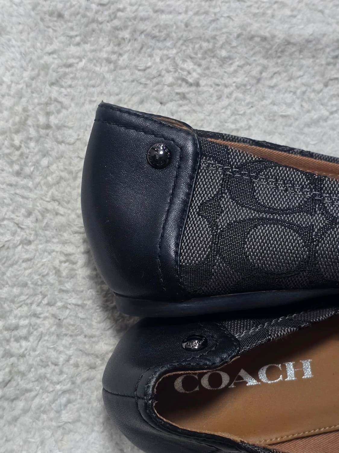 코치 시그니처 금속장식 슬립온 235 상품이미지5