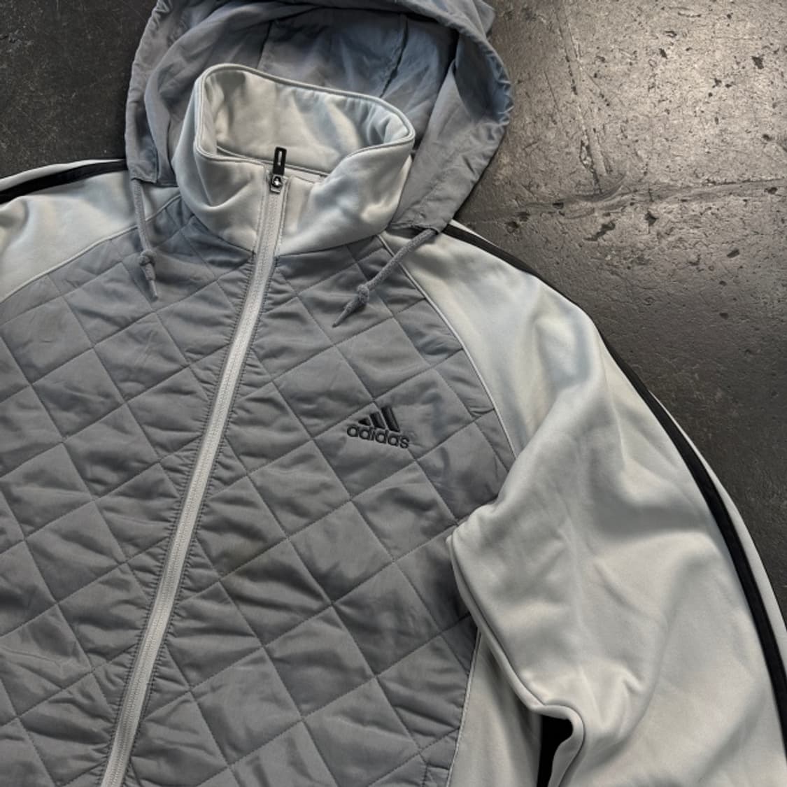 105 아디다스 하이브리드 퀄팅 자켓 상품이미지2