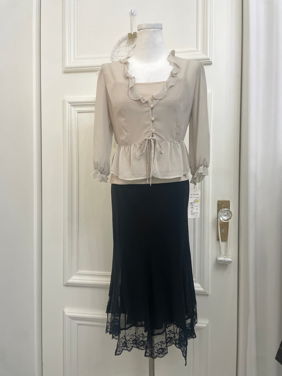 cool beige ruffle bow blouse&glitter lin 상품이미지2