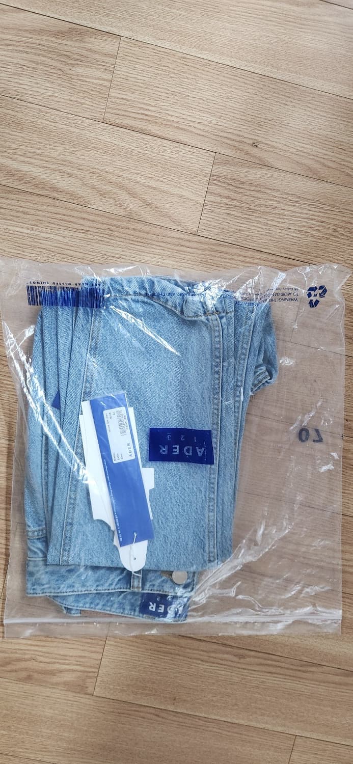 아더에러 애로우 라인 진 A1 상품이미지1