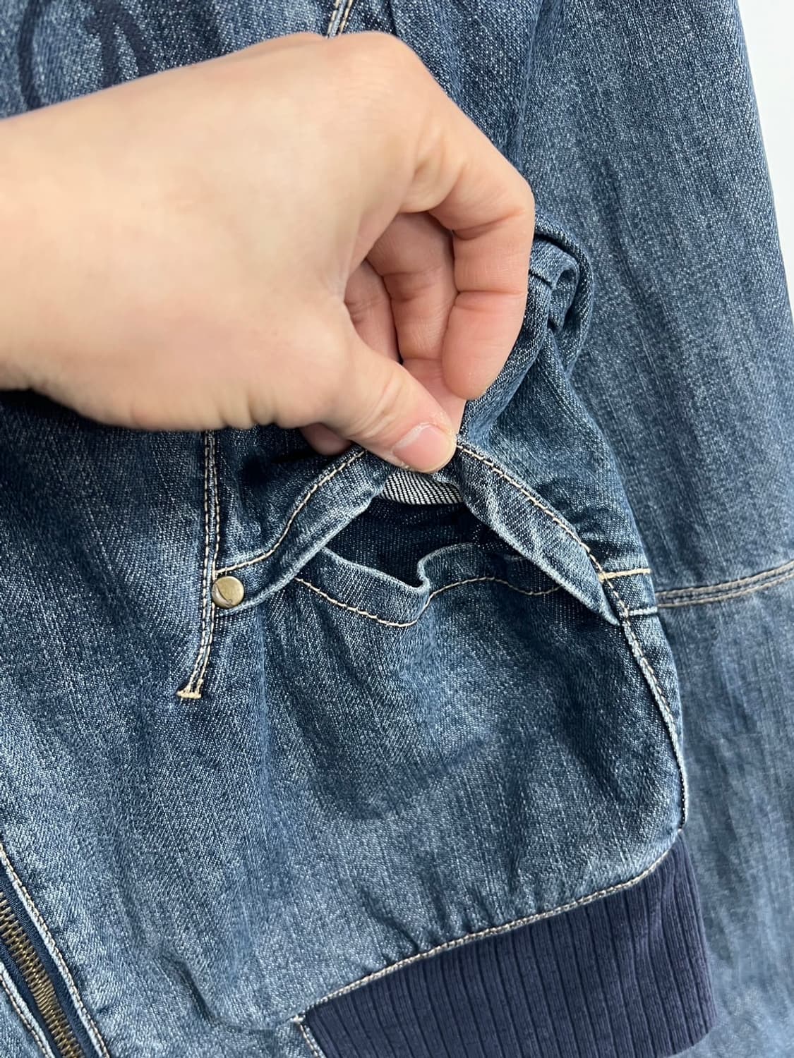 리바이스 엔지니어드 봄버 데님 크롭 자켓 상품이미지3