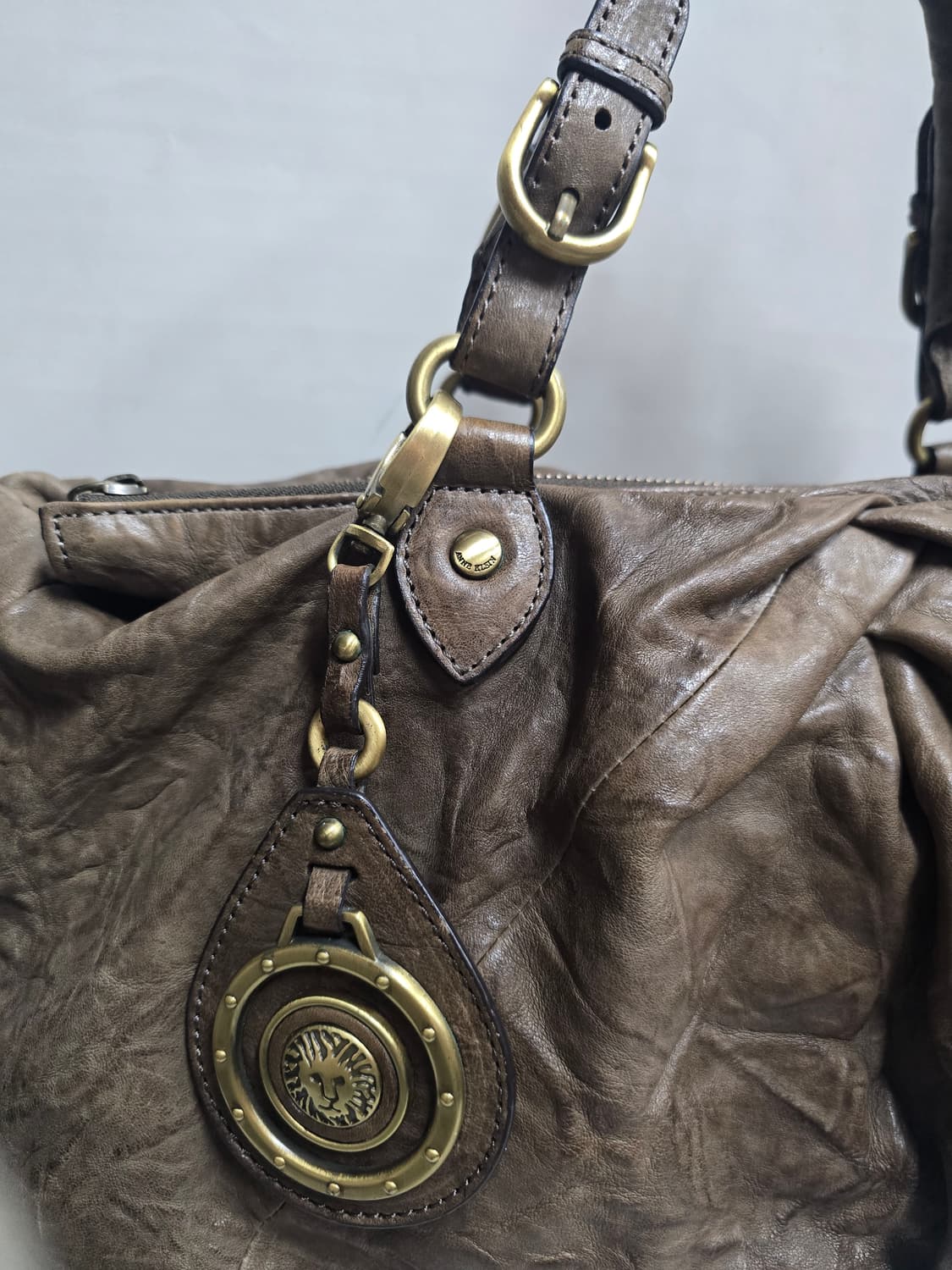 앤클라인 가죽 주름 토트백 상품이미지2