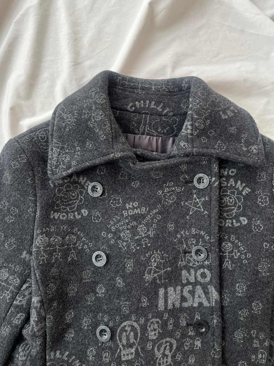 히스테릭 글래머 아카이브 화난 토끼 스케치 더블 버튼 크롭 쇼트 피코트 상품이미지4