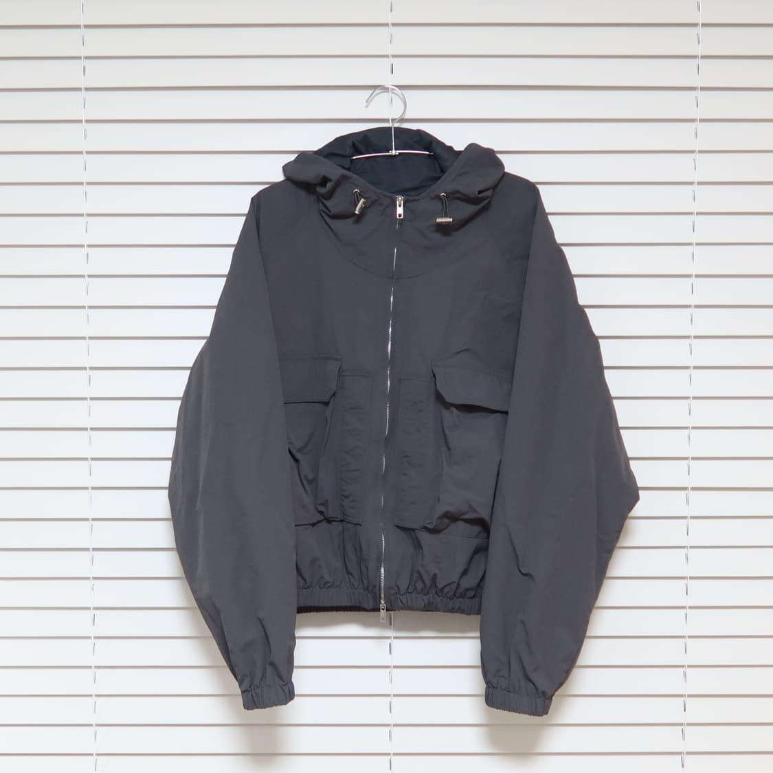 시그니처 나일론 후드 윈드 브레이커[차콜] 상품이미지3