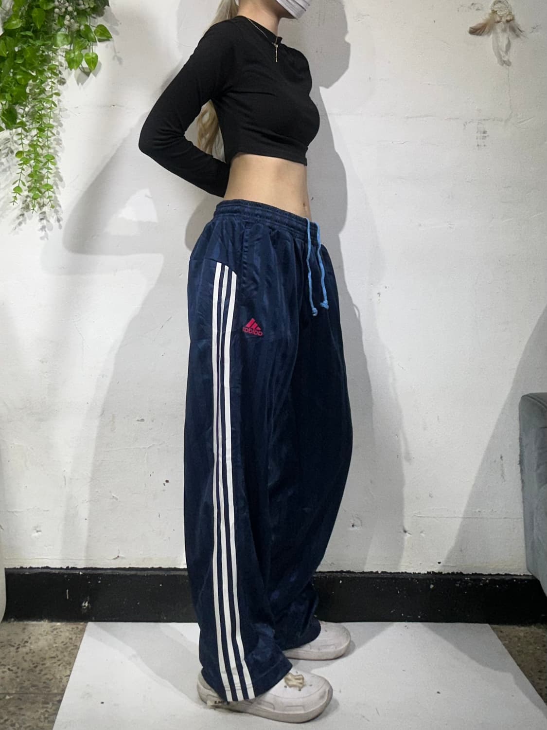 아디다스 네이비 핑크 스몰 로고 화이트 삼선 와이드 트랙 팬츠 L 상품이미지1