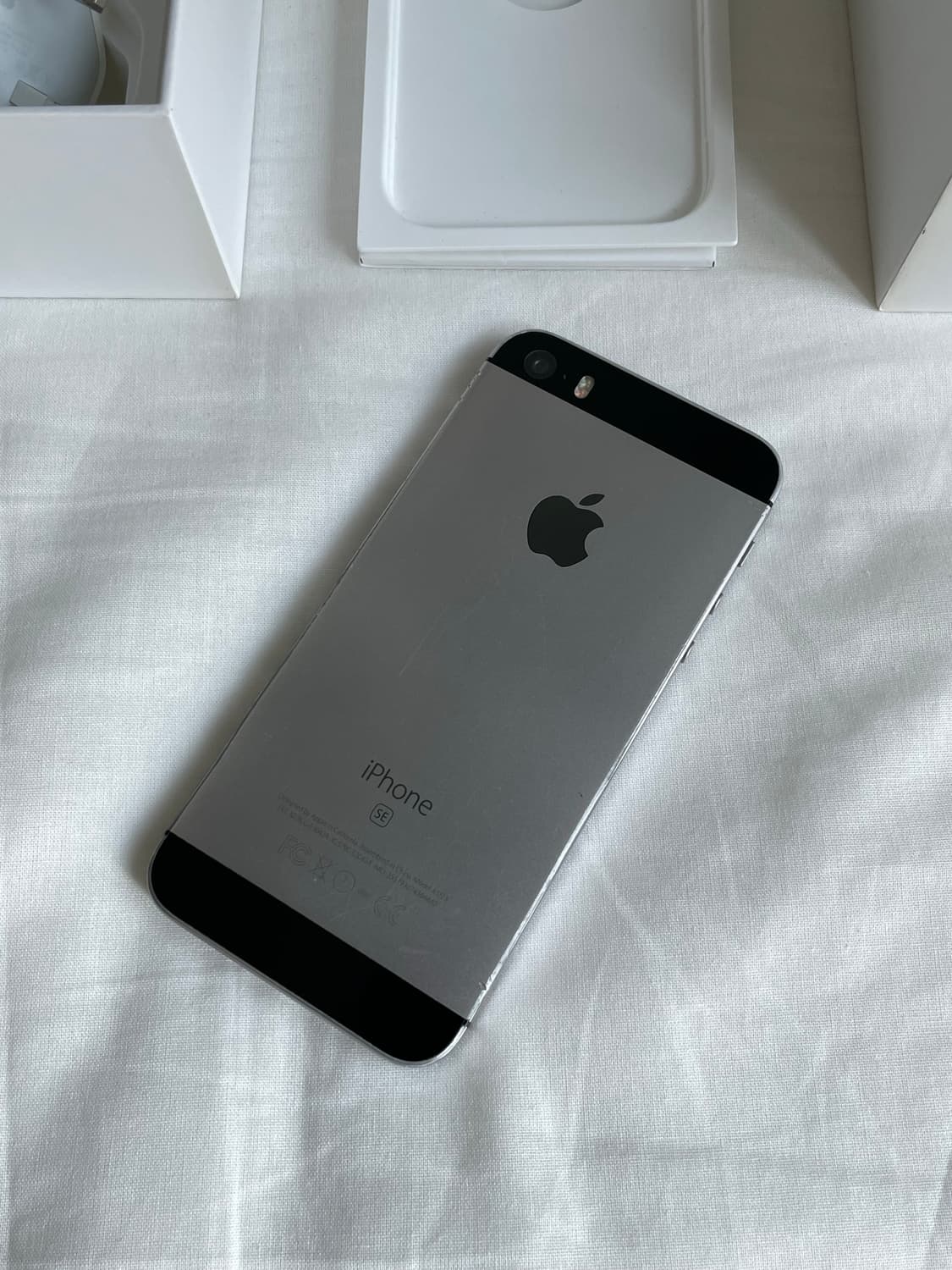 아이폰 se1 스페이스 그레이 64GB 상품이미지3