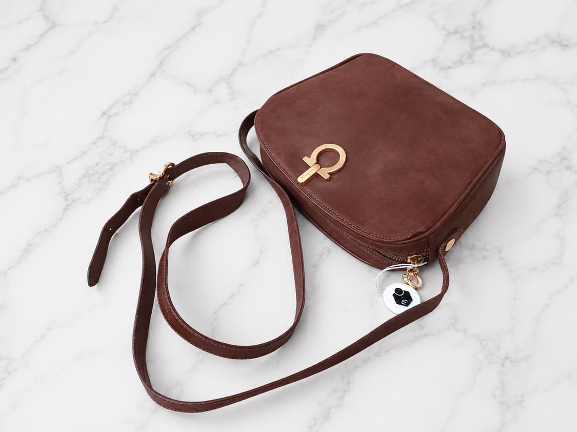 Ferragamo 2000's 페라가모 간치니 스웨이드 숄더백 상품이미지5