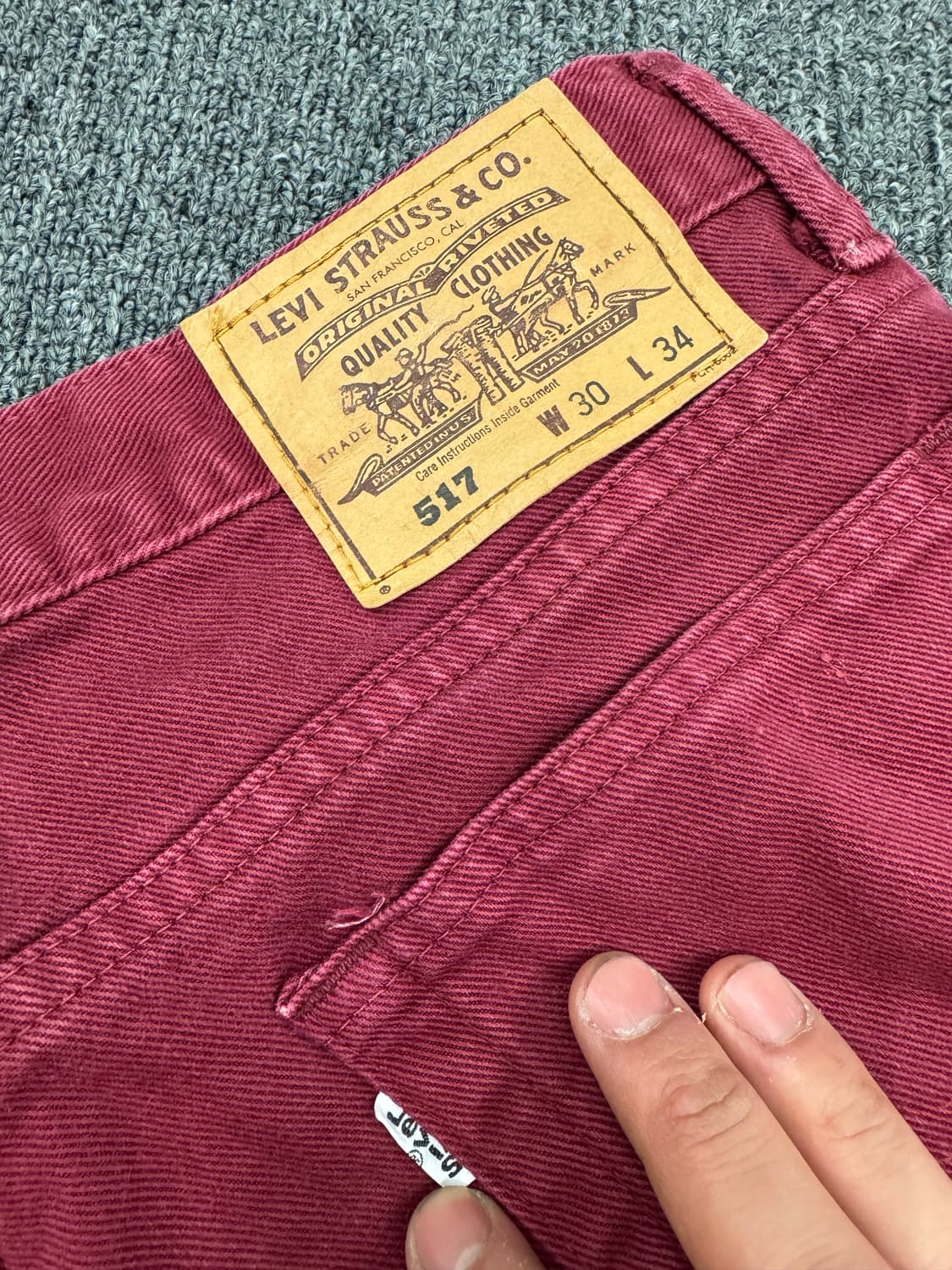 리바이스517 여성 부츠컷 화이트탭 버건디 데님팬츠 상품이미지5