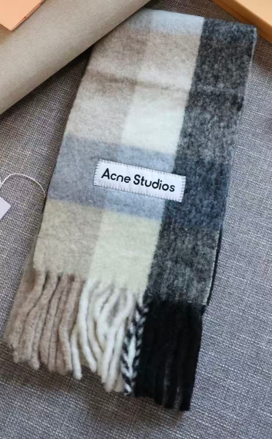 아크네 스튜디오 모헤어 체크 머플러 블루 베이지 블랙 상품이미지1