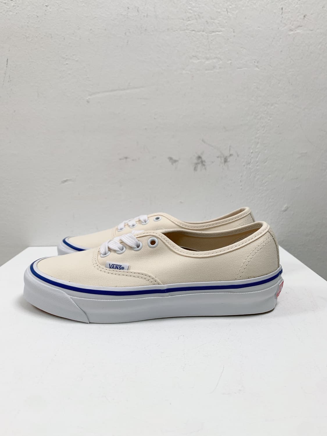 (정품/새상품) VANS 반스 여성 볼트 어센틱 클래식 화이트 스니커즈 상품이미지4