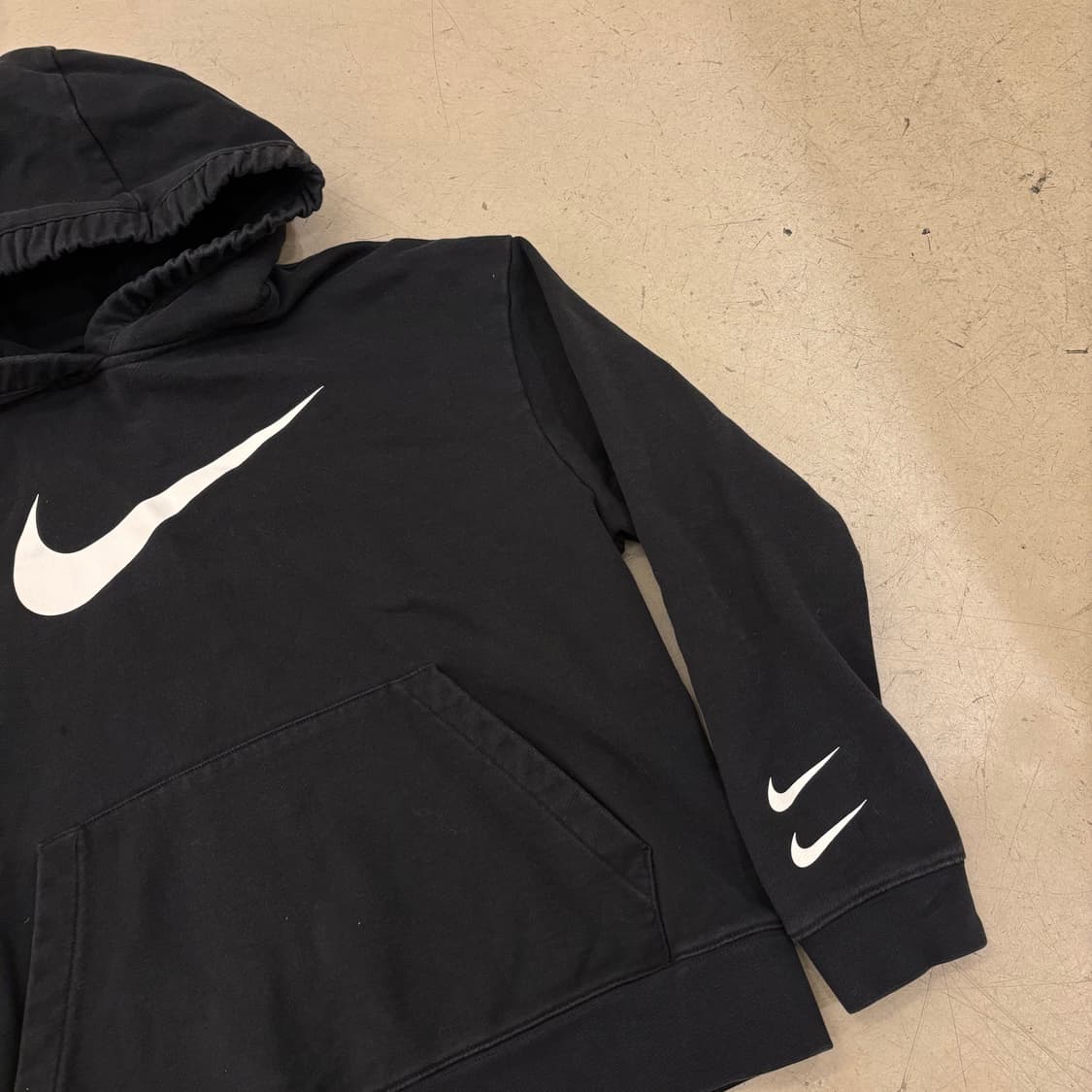나이키 빅로고 블랙 후드티 상품이미지2