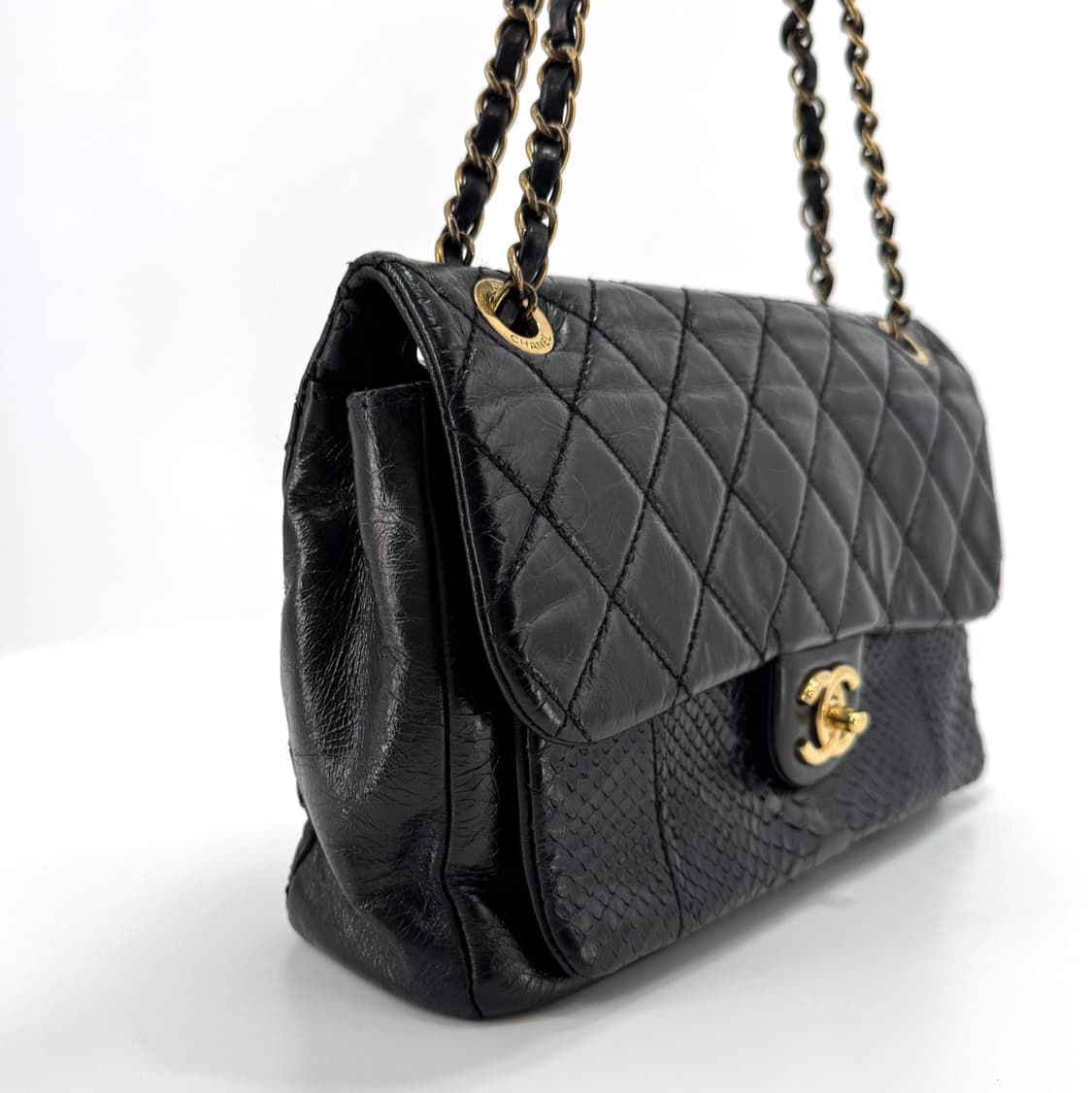 [감정완료] 샤넬 파이톤 체인 숄더백 블랙 상품이미지4