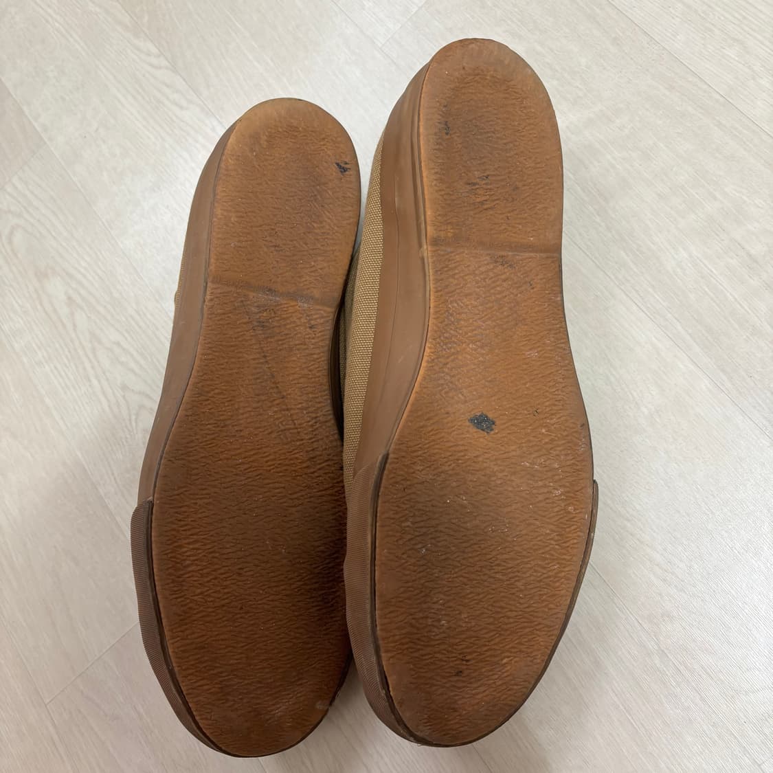 스튜디오 니콜슨 문스타 브라운 컬러 270 상품이미지4