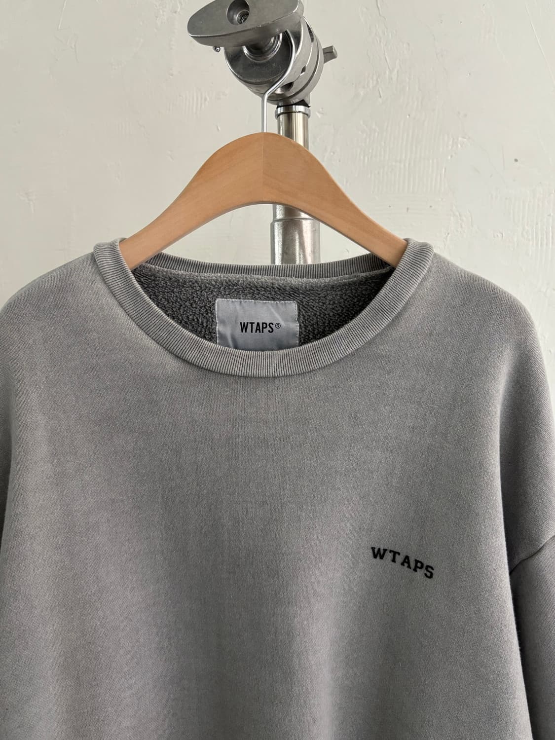 WTAPS 더블탭스 그레이 COLLEGE / DESIGN 크루넥 스웻셔츠 상품이미지3