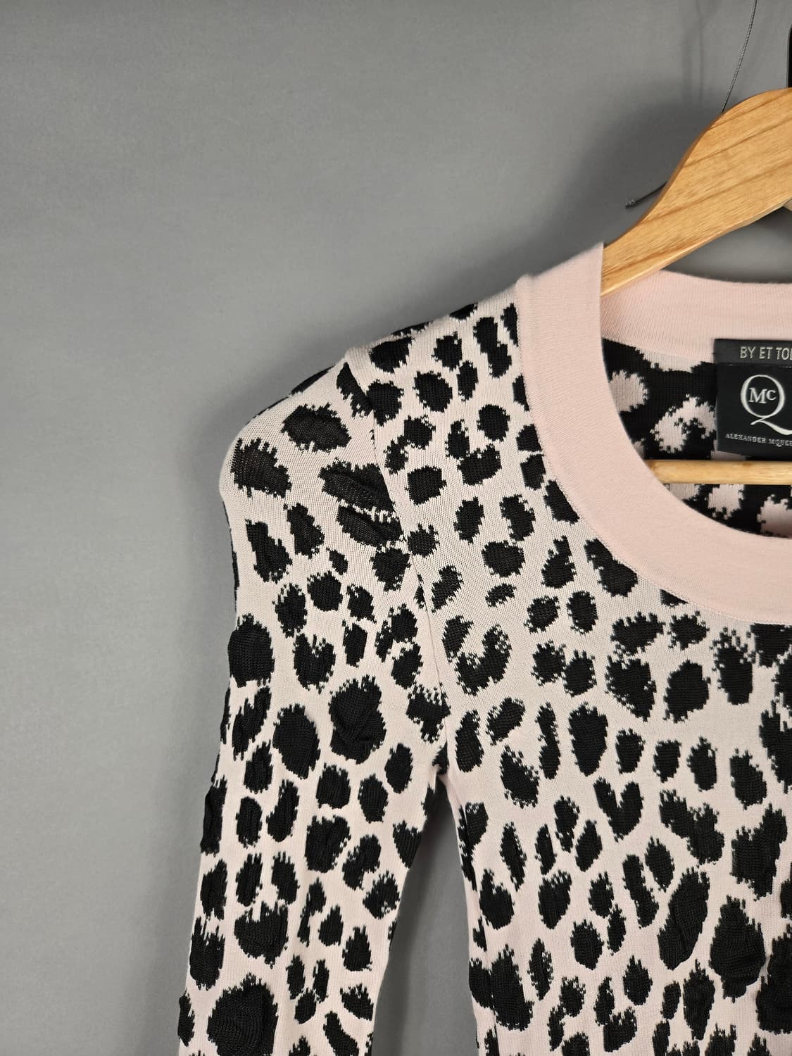 [무료배송]알렉산더맥퀸 XS 핑크 레오파드 8부 소매 니트 상품이미지3