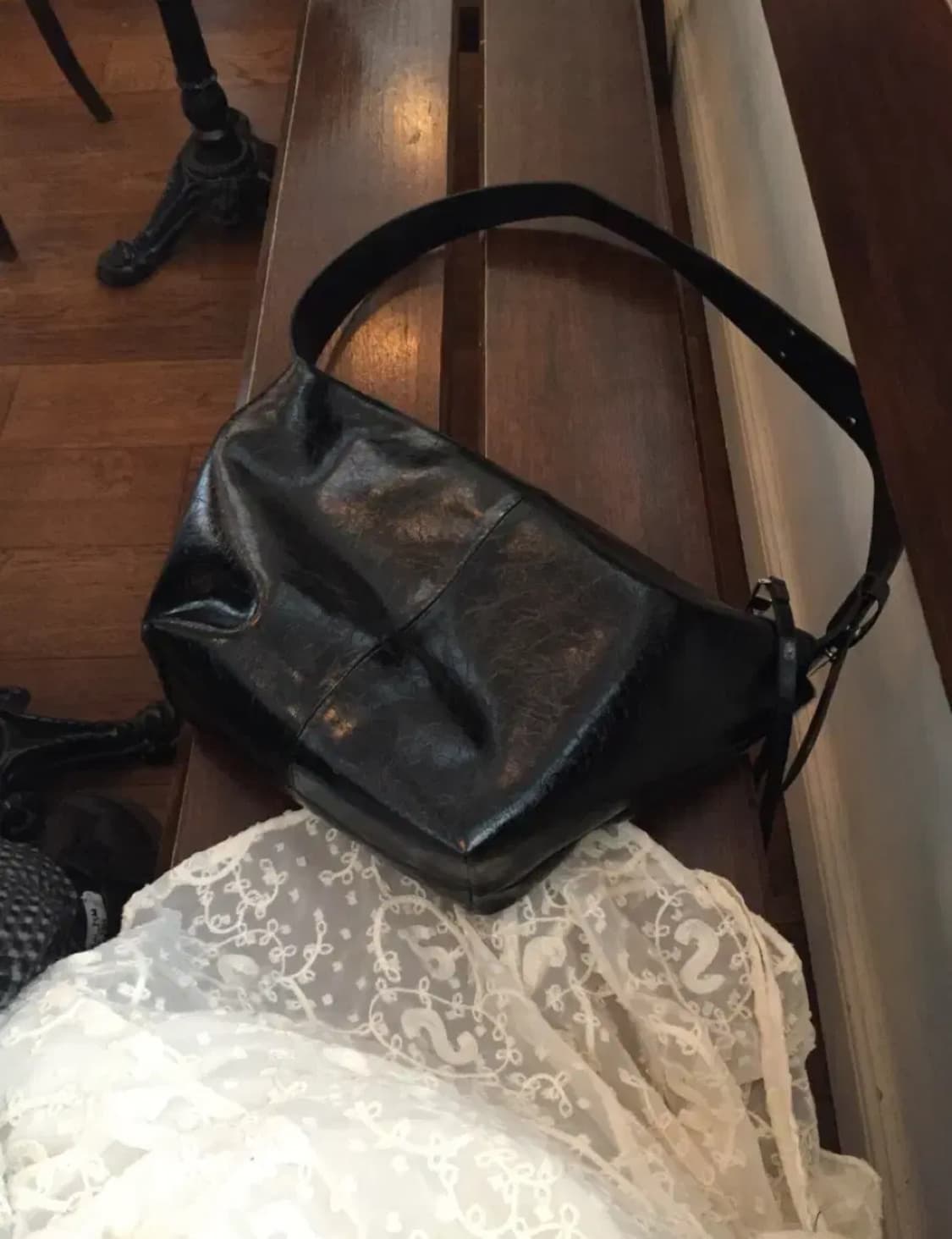 폴린느 글로시 레더백 상품이미지2