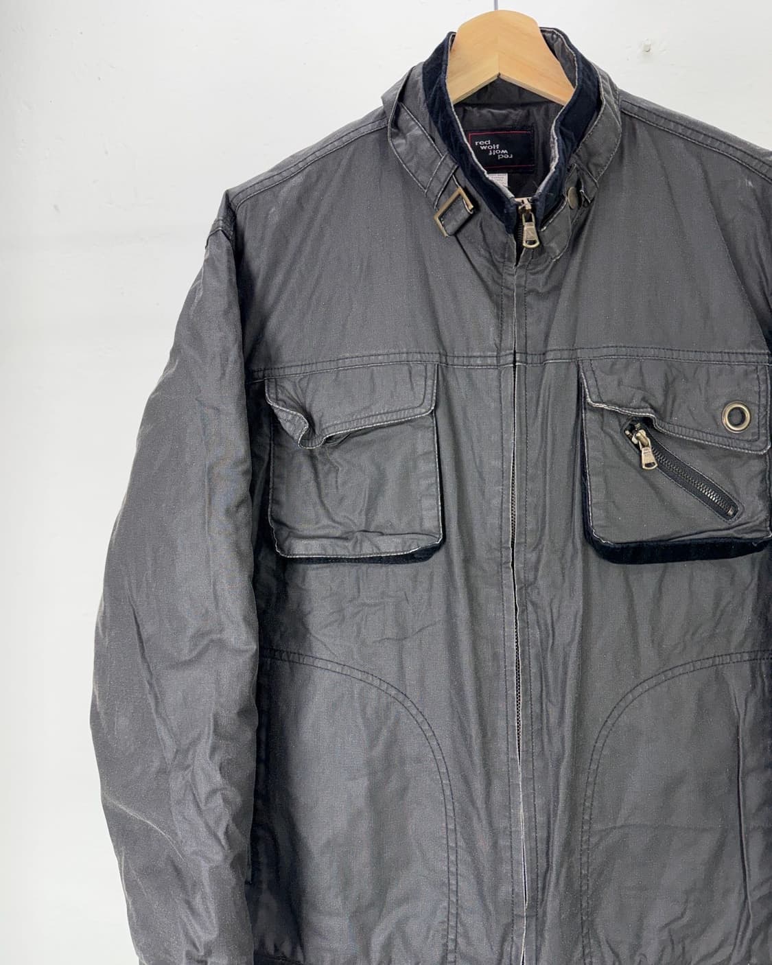 레드 울프 그레이 퀼팅 컷티드 나일론 워크웨어 집업 자켓 상품이미지2