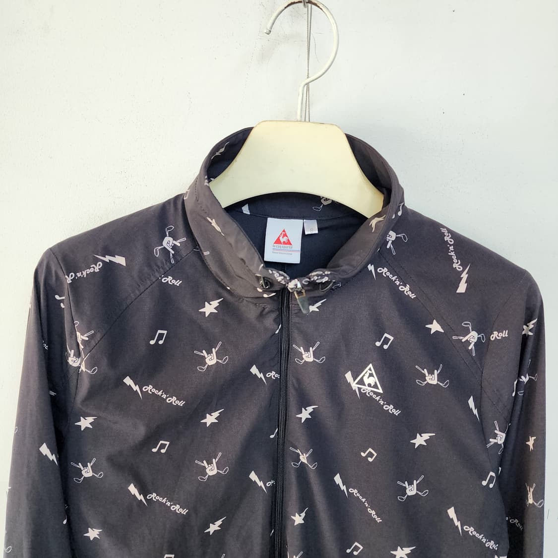  르꼬끄 블랙 패턴 바람막이 상품이미지2