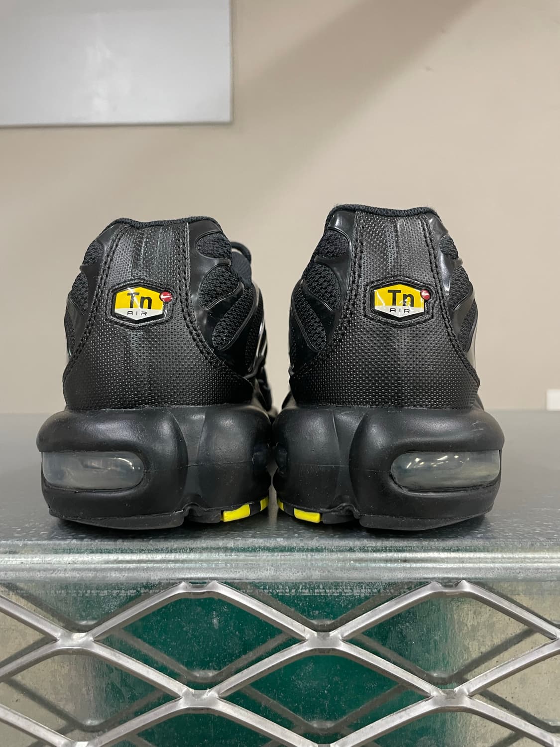 나이키 에어맥스 플러스 블랙 울프 그레이 280 상품이미지3