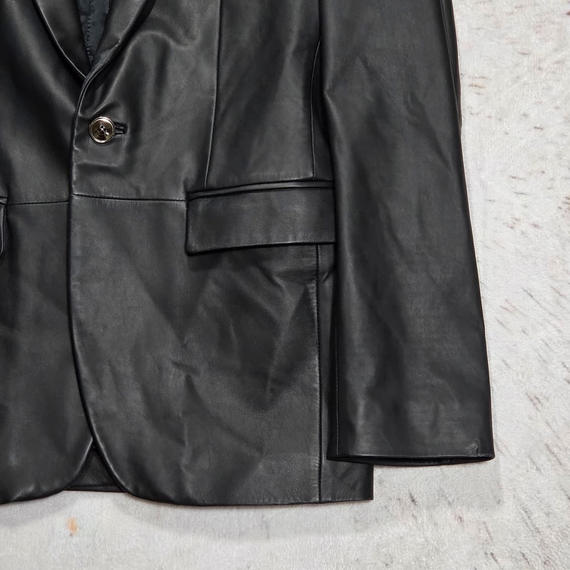 리얼 레더 블랙 도트 레이어드 양가죽 블레이저 상품이미지3