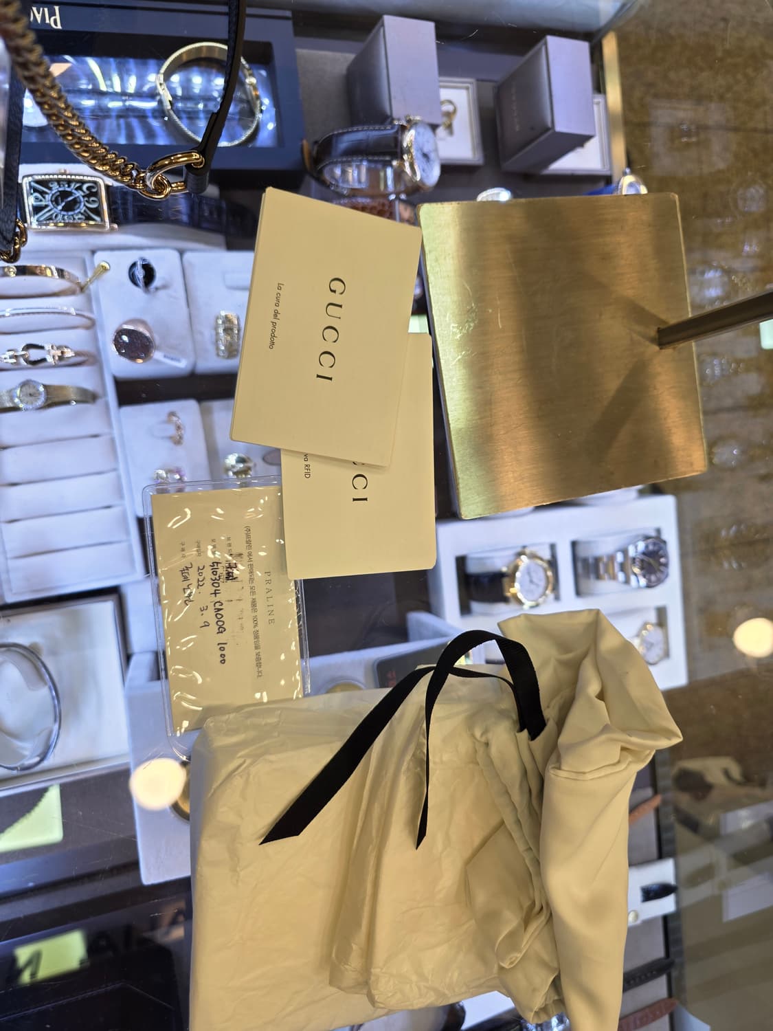 구찌Gucci의 인터로킹 G 체인 숄더백 신품급 상품이미지8