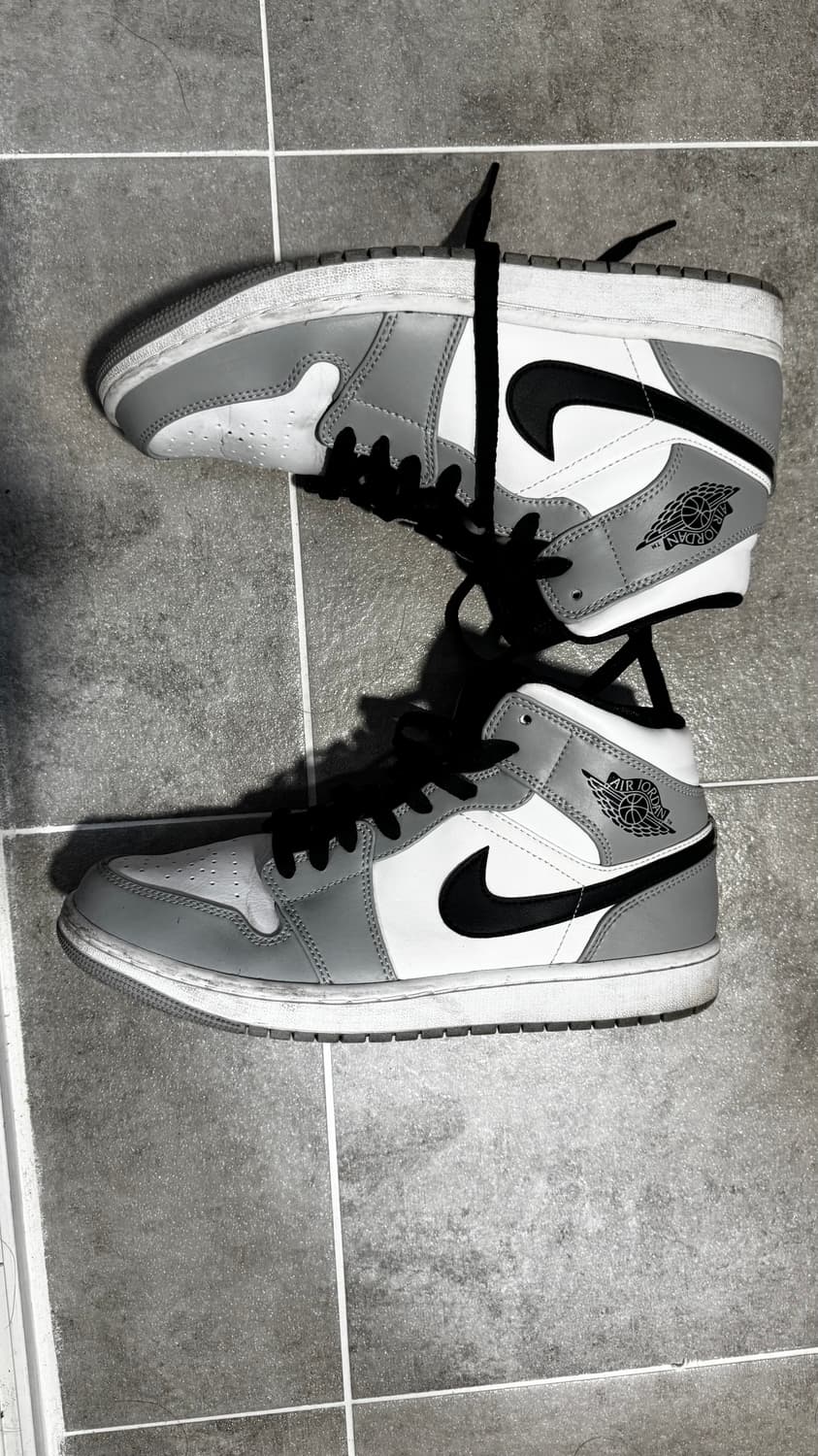 나이키 에어 조던 1 미드 라이트 스모크 그레이 상품이미지4