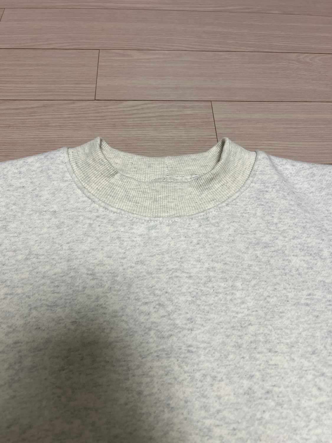 OVERSTAND 오버핏 기모 맨투맨 / 라이트 그레이 상품이미지6