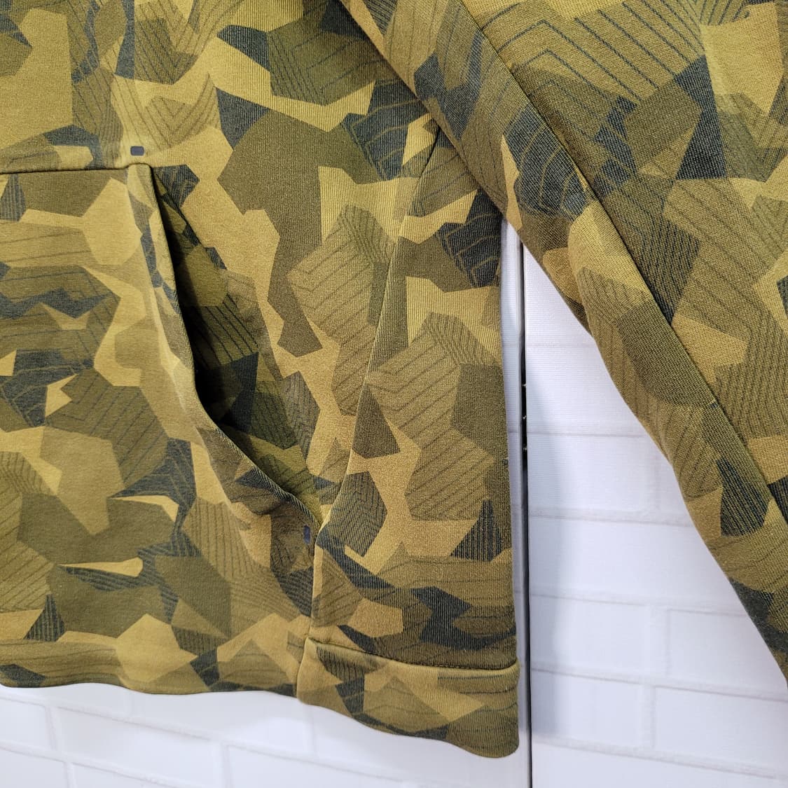 나이키 테크 플리스 카모 블랙 맨투맨 스웻셔츠 XL사이즈 상품이미지7