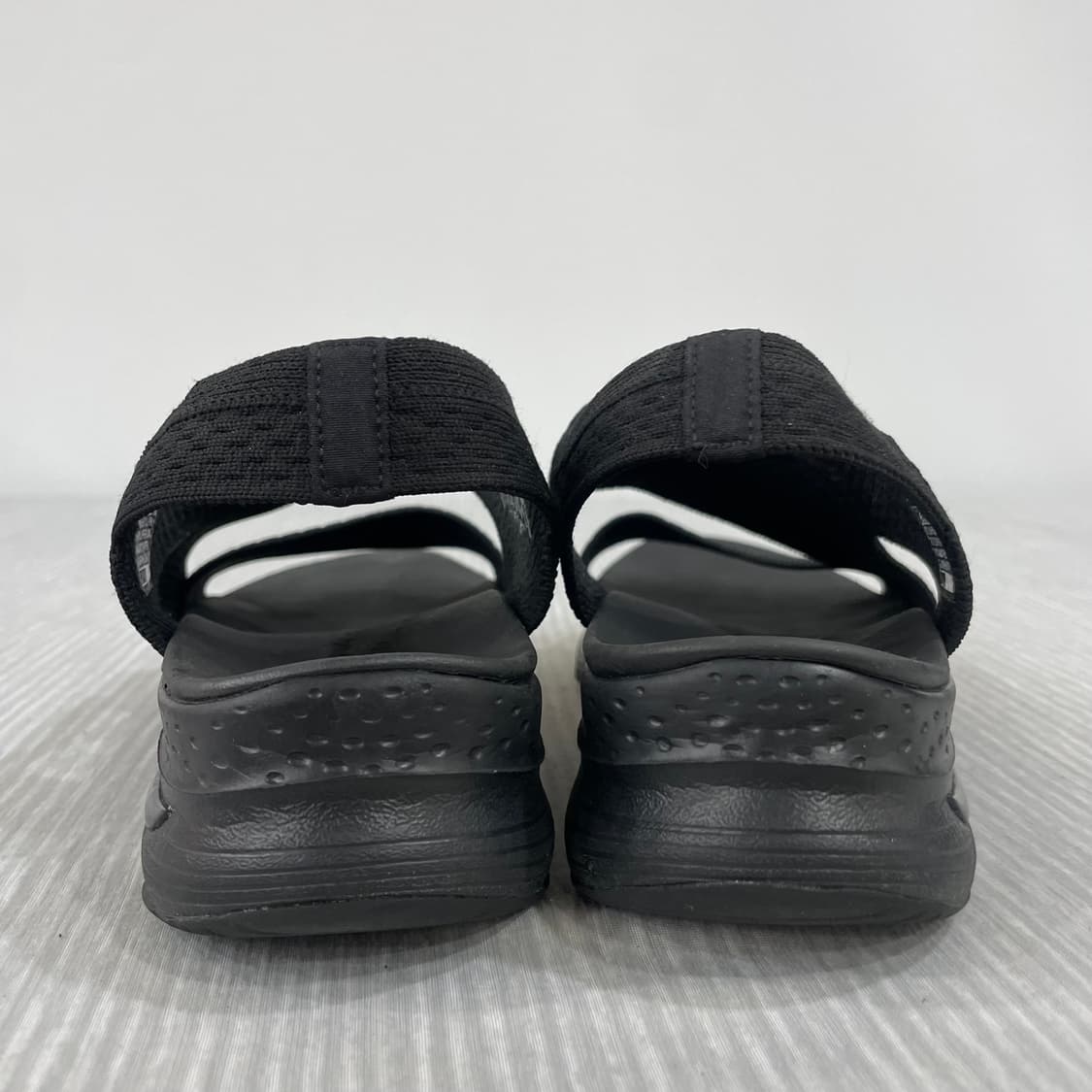 707-6) 스케쳐스 아치핏 샌들 블랙 230mm 상품이미지4