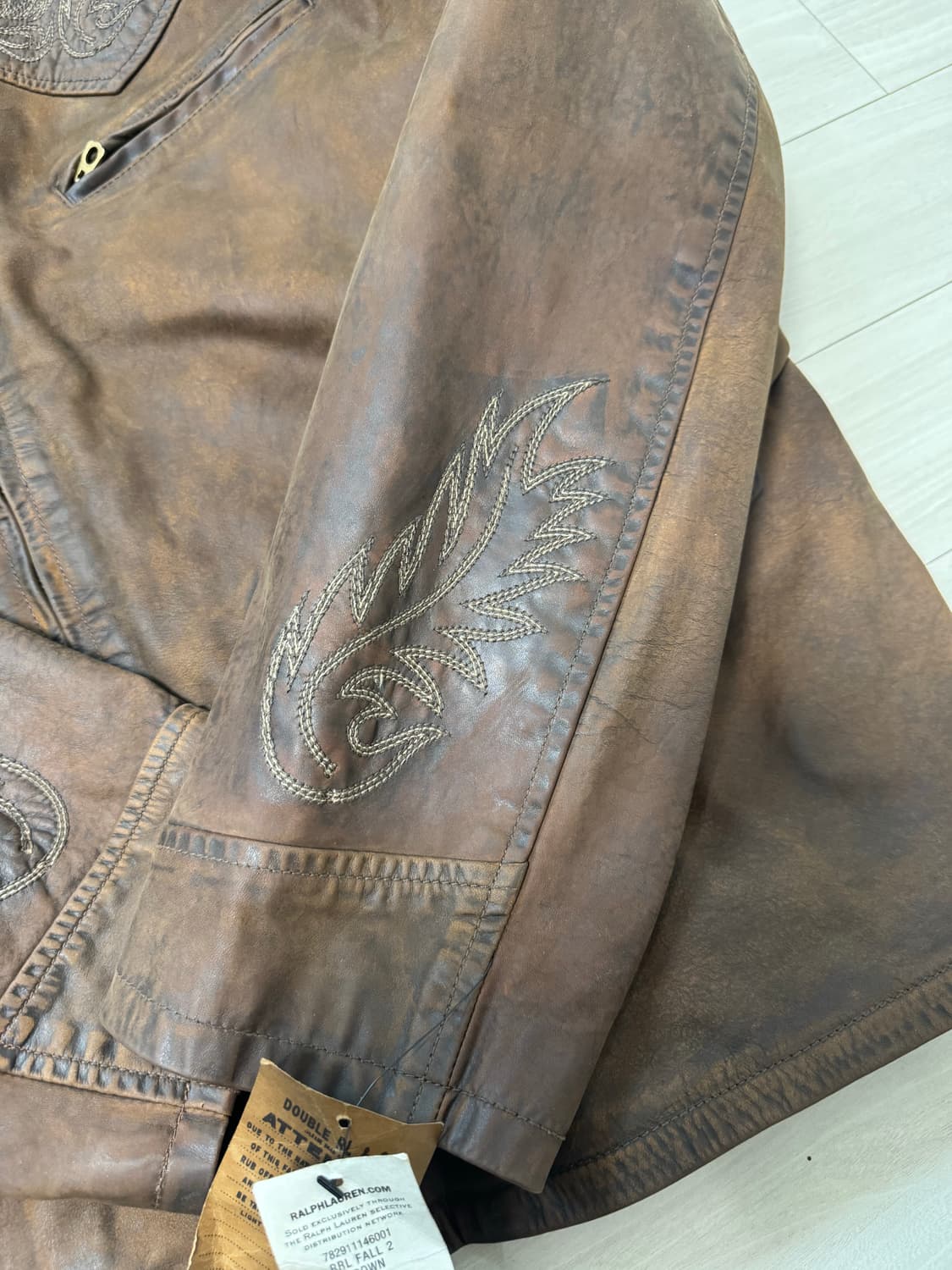 더블알엘 임브로이드 가죽자켓 XL사이즈 새상품 판매합니다. 상품이미지7