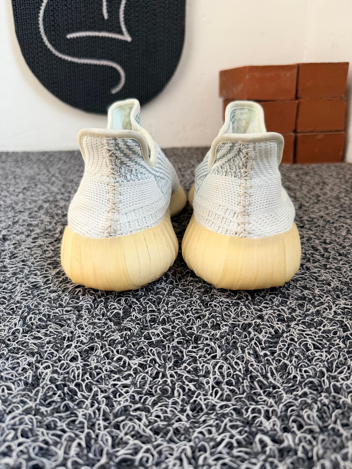 아디다스 이지 부스트 350 V2 클라우드 화이트 235 상품이미지3