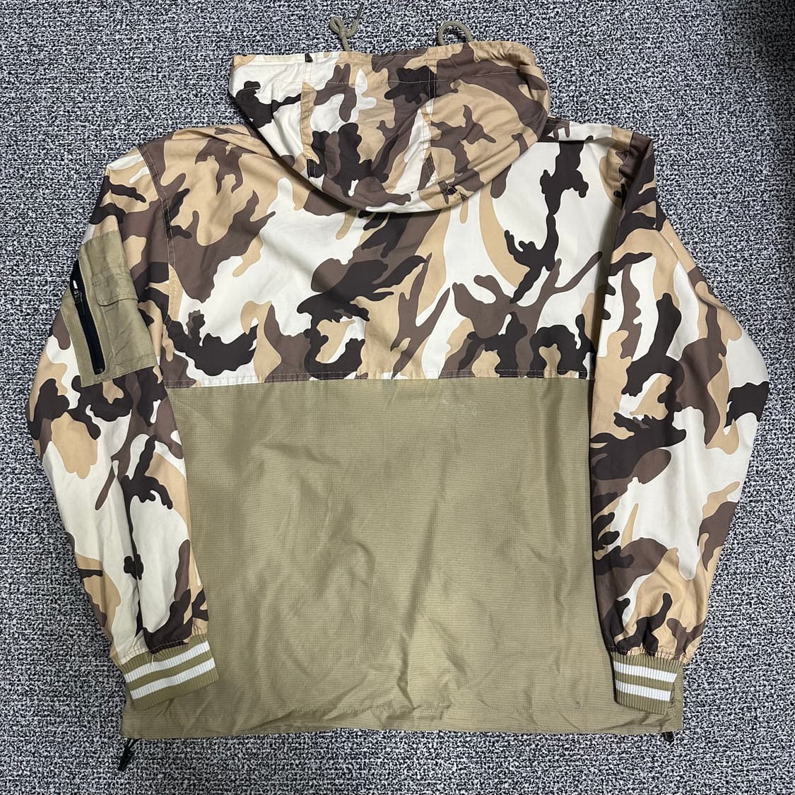 (105추천) 로맨틱크라운 카모 패턴 후드 아노락 바람막이 상품이미지4