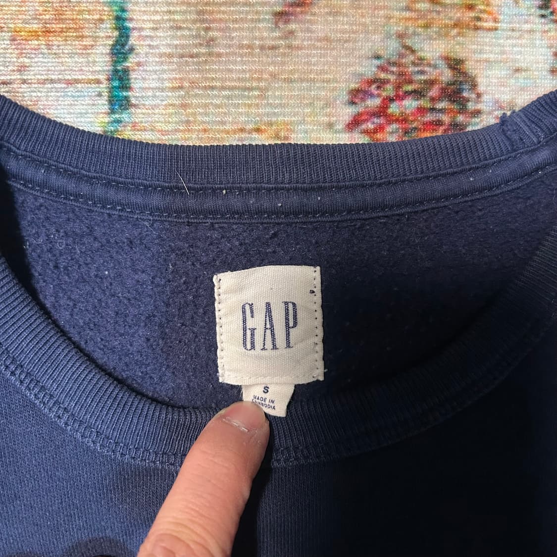 [M] GAP 로고 맨투맨 네이비 상품이미지3