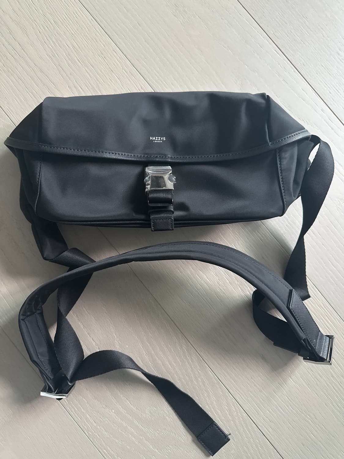 헤지스 바이커백 상품이미지1