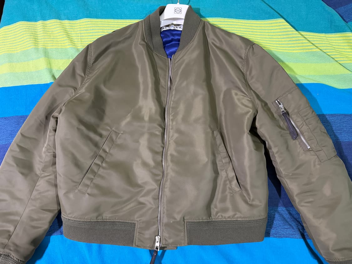 로에베 Ma-1 봄버 자켓 카키색 팝니다 상품이미지1