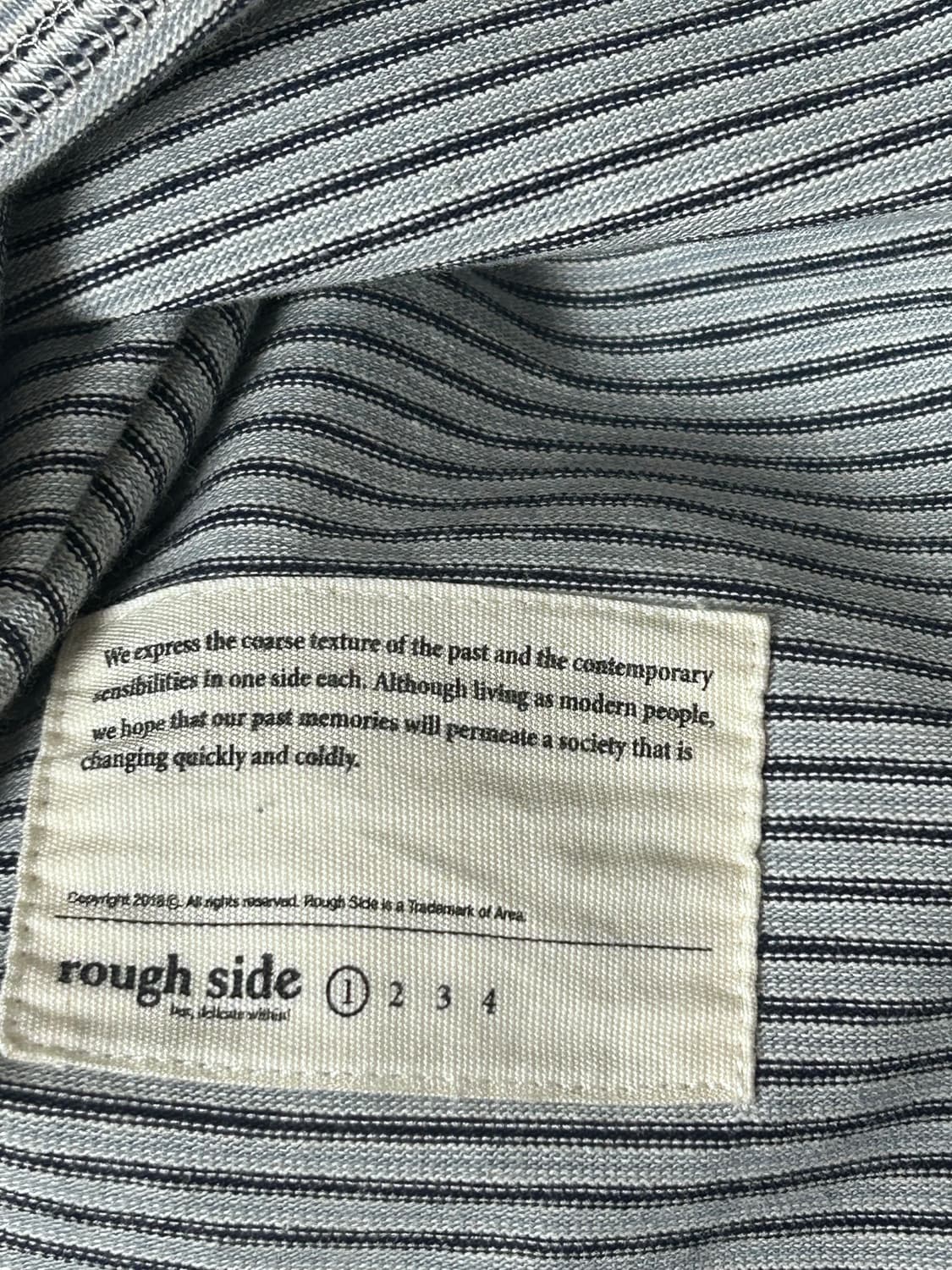 러프사이드 핀 스트립 롱슬리브 상품이미지2