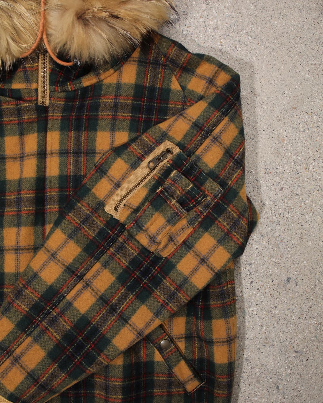 Swagger check fur padding 상품이미지5