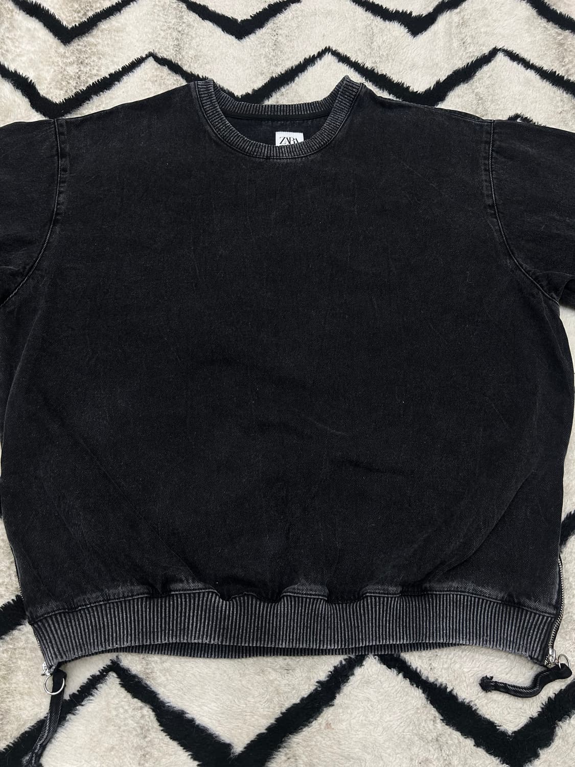 [한국2XL]ZARA 데님 흑청 워싱 맨투맨 상품이미지3