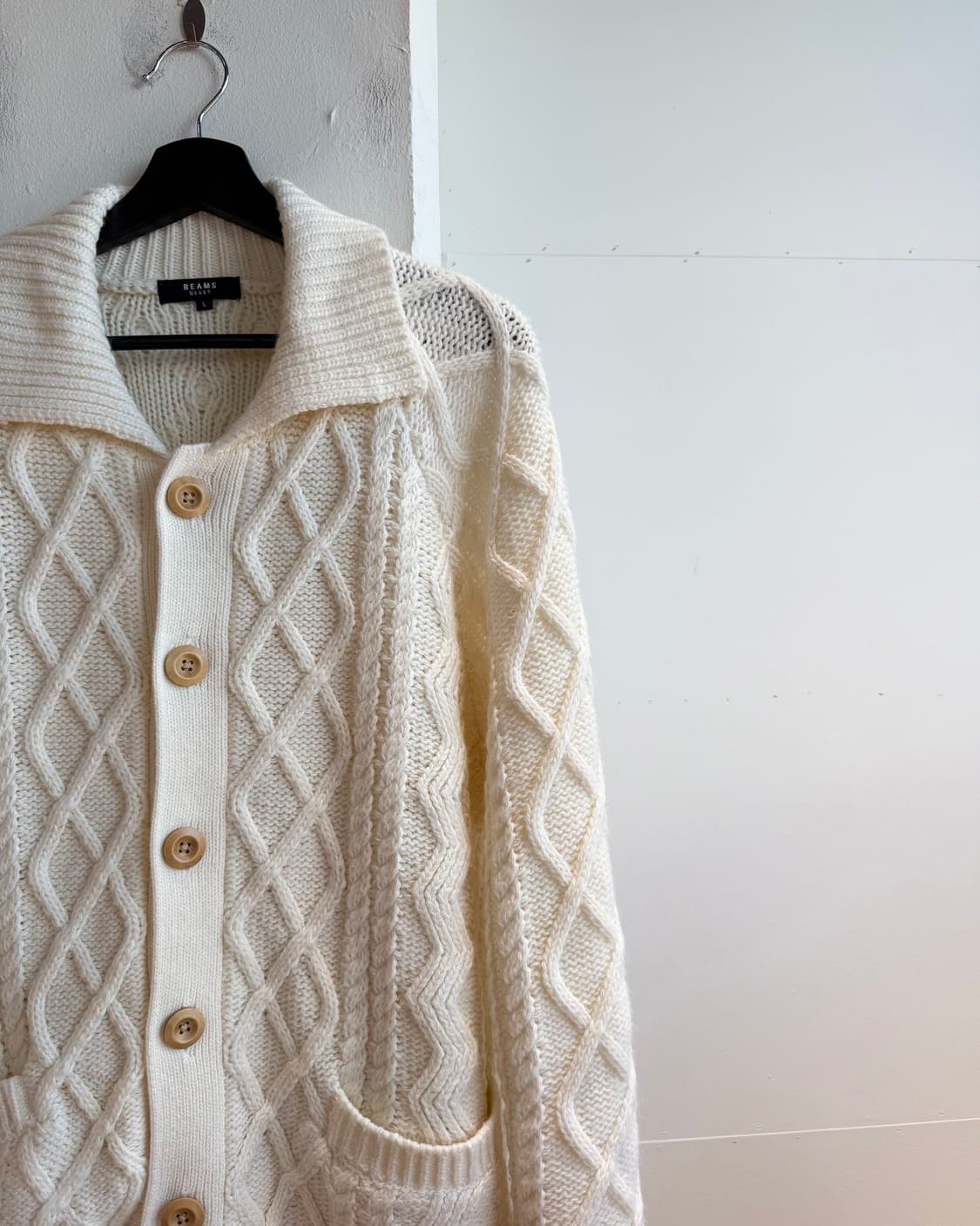 빔즈 하트 아이보리 케이블 니트 가디건  상품이미지4