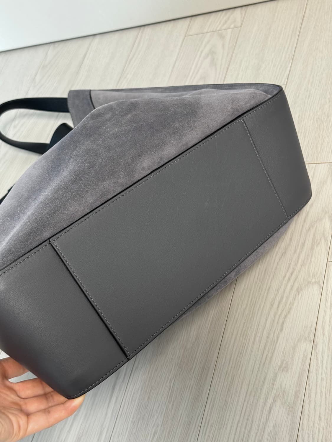 [L] 로에베 해먹백 블랙 스웨이드 상품이미지7