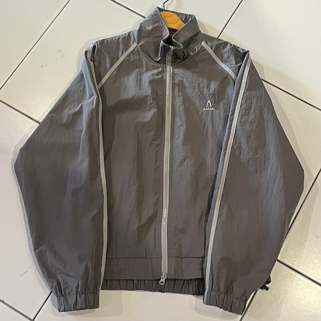 아캄 나일론 라인 재킷 그레이 상품이미지1